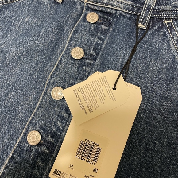 Levi’s button up skirt - Picture 4 of 5